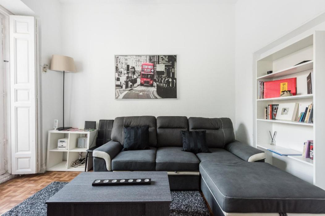 M&F Apartaments Chueca Madrid Luaran gambar